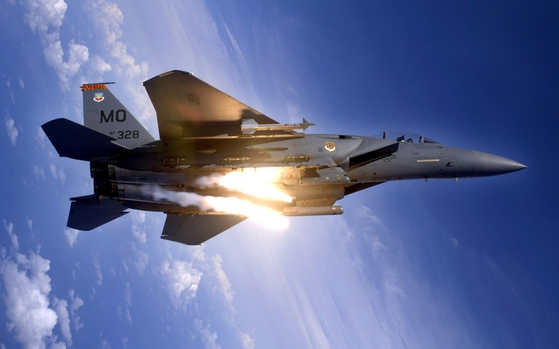 F-15 strike flares